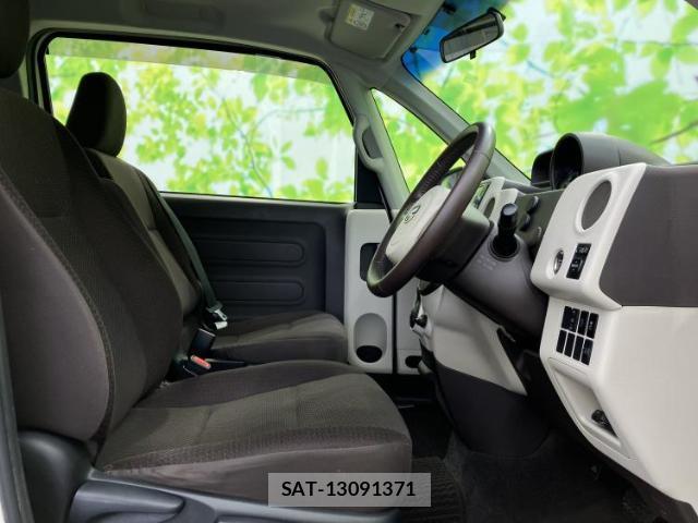 Toyota PORTE 2012-09 8651795-3