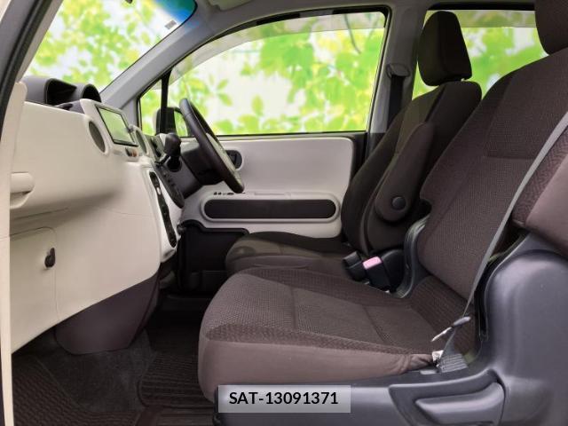Toyota PORTE 2012-09 8651795-6