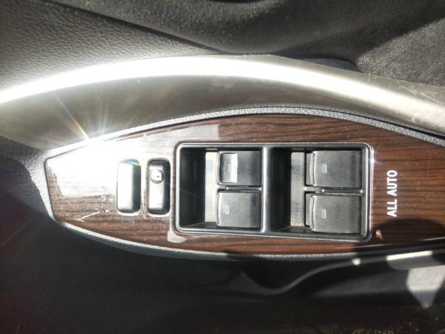 Toyota PREMIO 2021-08 8647530-13