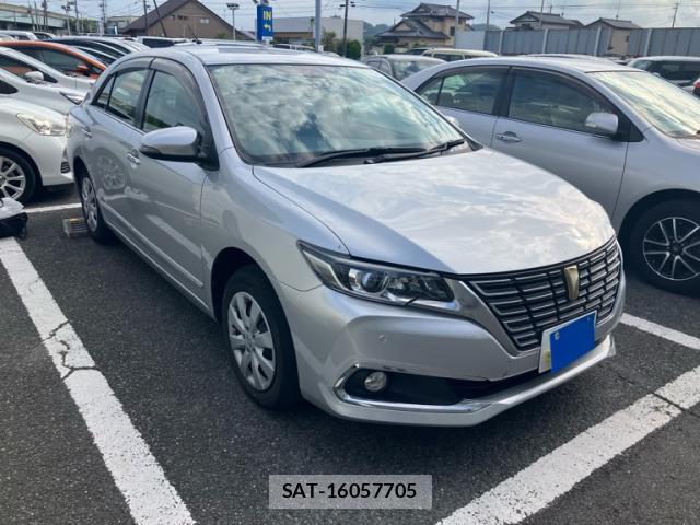 Toyota PREMIO 2017-05 8648623-1