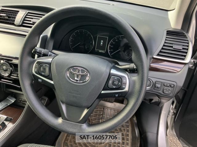 Toyota PREMIO 2017-05 8648623-11