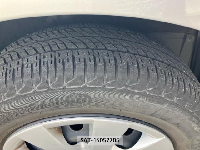 Toyota PREMIO 2017-05 8648623-4