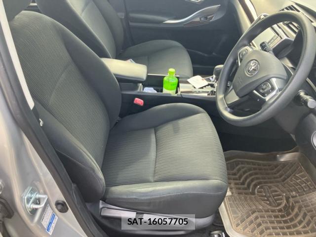 Toyota PREMIO 2017-05 8648623-5