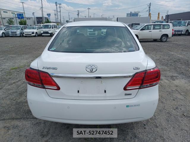 Toyota PREMIO 2017-08 8653433-1