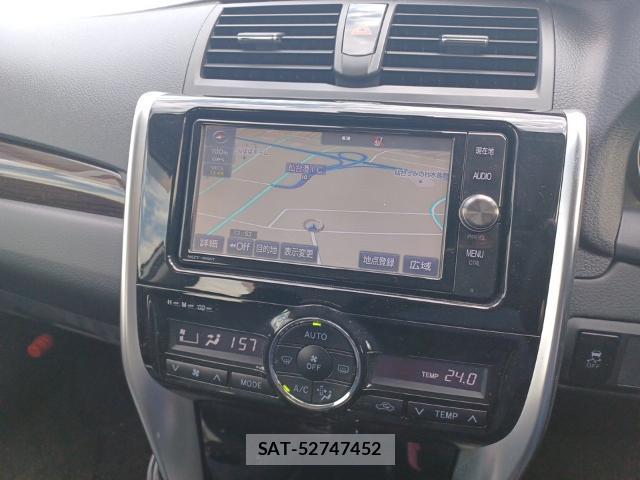 Toyota PREMIO 2017-08 8653433-10