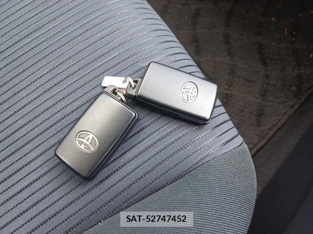 Toyota PREMIO 2017-08 8653433-14