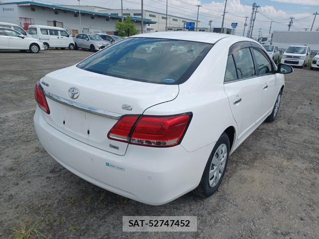Toyota PREMIO 2017-08 8653433-4