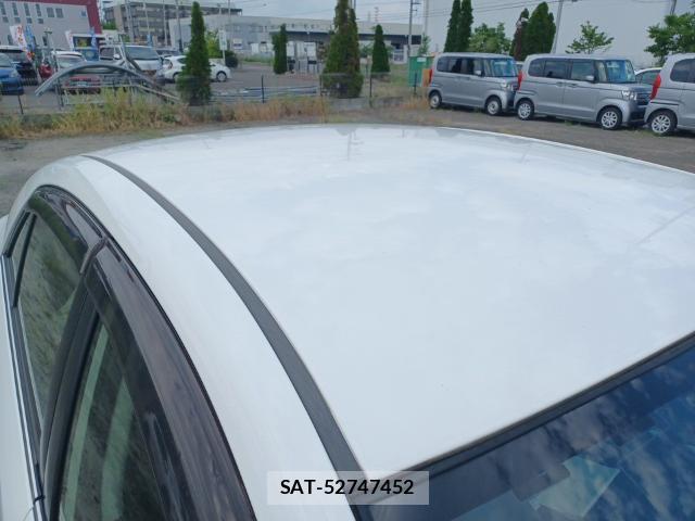 Toyota PREMIO 2017-08 8653433-6