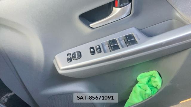 Toyota PRIUS ALPHA 2011-11 8646955-10