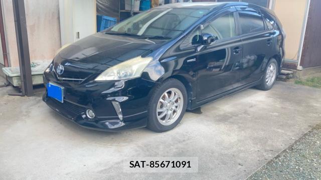 Toyota PRIUS ALPHA 2011-11 8646955-2