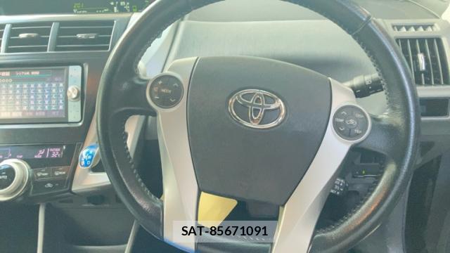 Toyota PRIUS ALPHA 2011-11 8646955-9