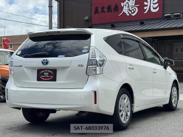 Toyota PRIUS ALPHA 2012-08 8647275-1