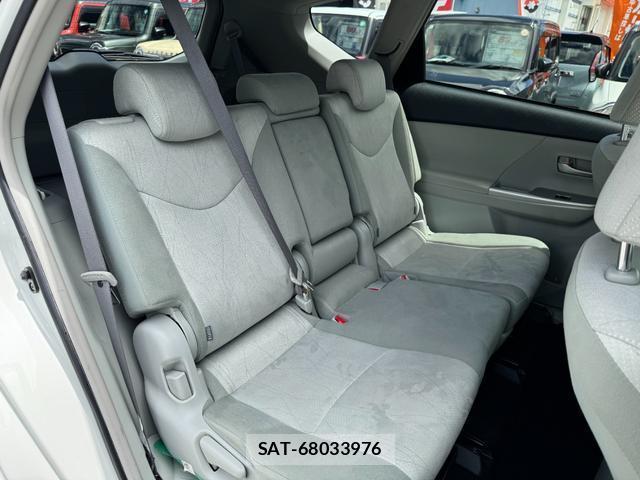 Toyota PRIUS ALPHA 2012-08 8647275-12