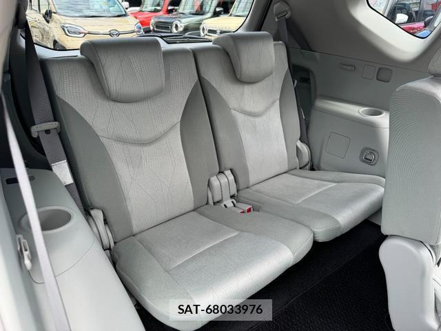 Toyota PRIUS ALPHA 2012-08 8647275-14