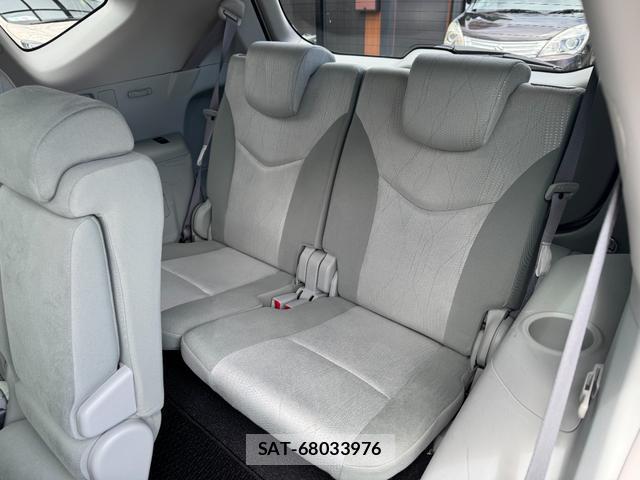 Toyota PRIUS ALPHA 2012-08 8647275-15