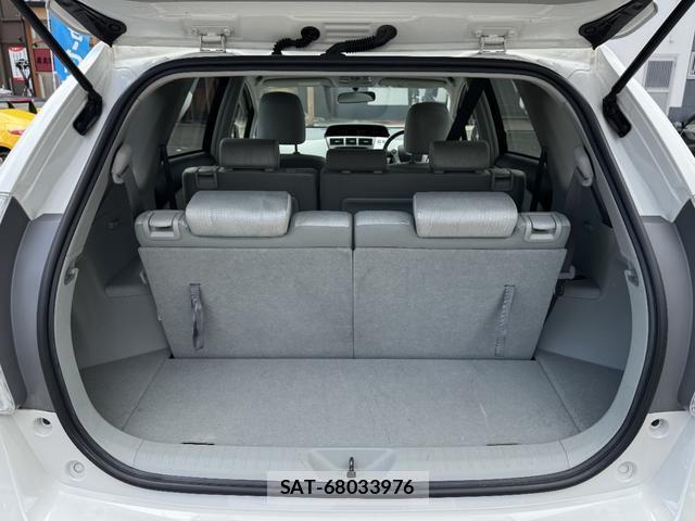 Toyota PRIUS ALPHA 2012-08 8647275-16