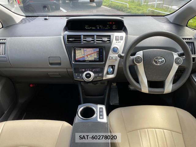 Toyota PRIUS ALPHA 2013-08 8648185-1