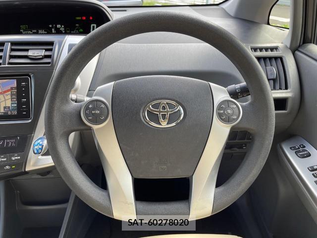 Toyota PRIUS ALPHA 2013-08 8648185-10