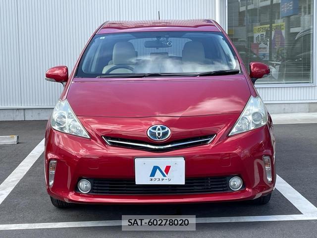 Toyota PRIUS ALPHA 2013-08 8648185-13