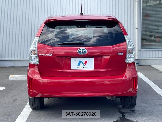 Toyota PRIUS ALPHA 2013-08 8648185-14