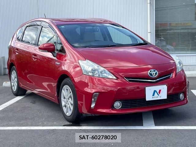 Toyota PRIUS ALPHA 2013-08 8648185-15
