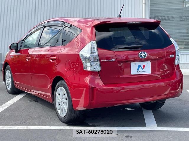 Toyota PRIUS ALPHA 2013-08 8648185-16