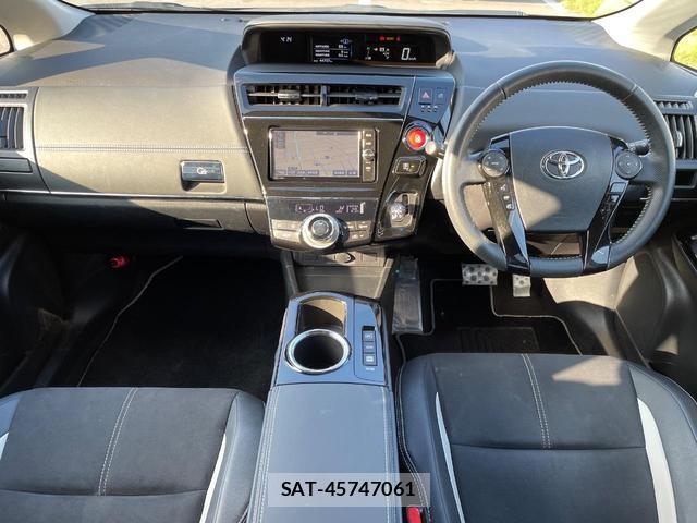 Toyota PRIUS ALPHA 2017-01 8648191-1