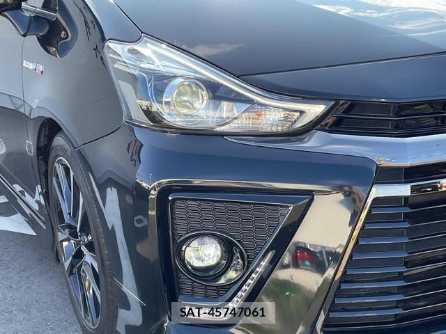 Toyota PRIUS ALPHA 2017-01 8648191-12