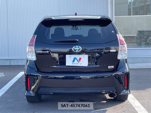 Toyota PRIUS ALPHA 2017-01 8648191-15