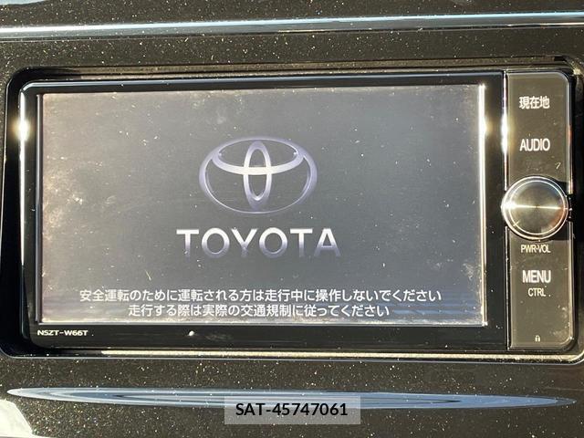 Toyota PRIUS ALPHA 2017-01 8648191-2