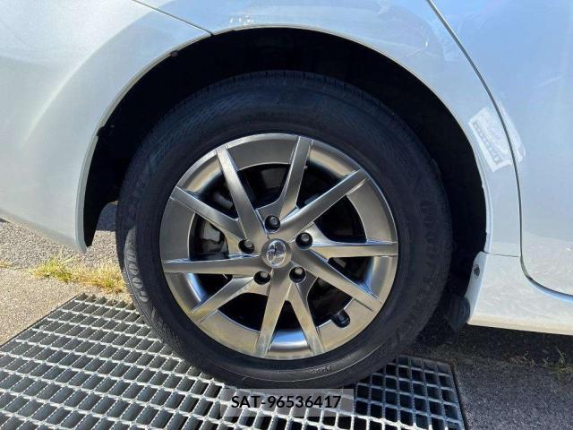 Toyota PRIUS ALPHA 2018-08 8649289-8