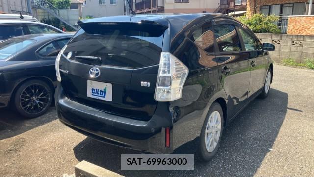 Toyota PRIUS ALPHA 2013-05 8651306-12