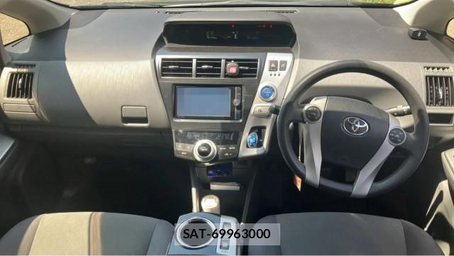 Toyota PRIUS ALPHA 2013-05 8651306-2