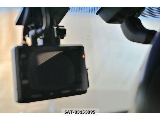 Toyota PRIUS ALPHA 2015-08 8652896-14