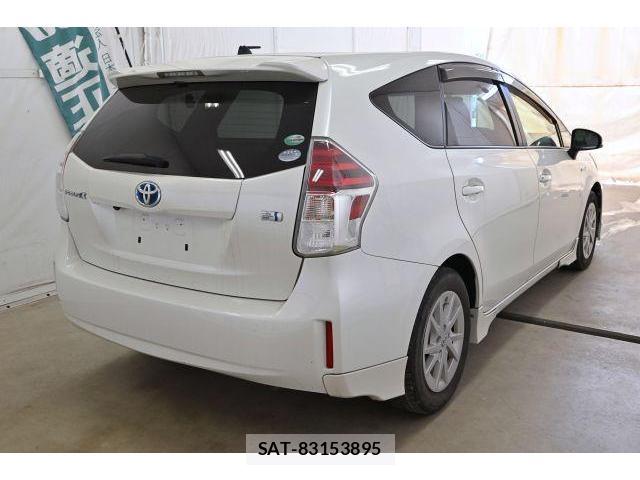 Toyota PRIUS ALPHA 2015-08 8652896-2