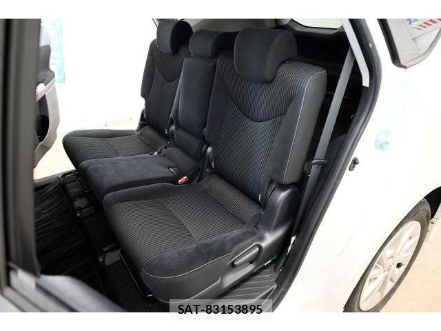 Toyota PRIUS ALPHA 2015-08 8652896-9