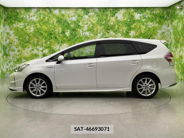 Toyota PRIUS ALPHA 2015-12 8653472-1