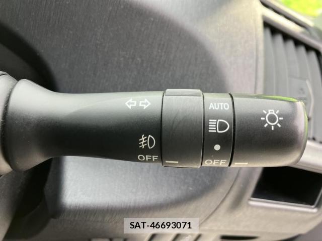 Toyota PRIUS ALPHA 2015-12 8653472-15