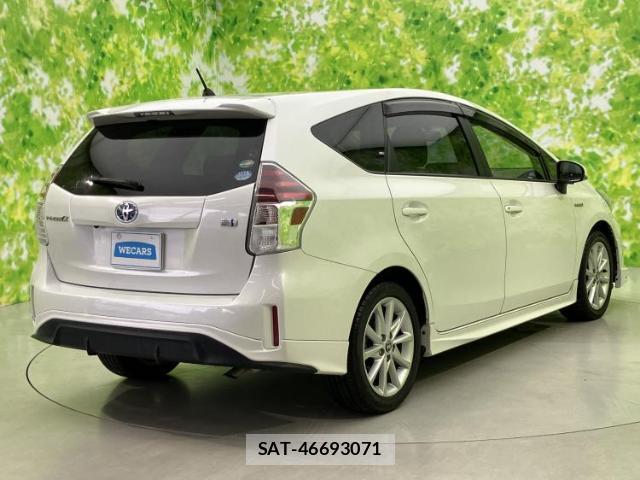 Toyota PRIUS ALPHA 2015-12 8653472-2