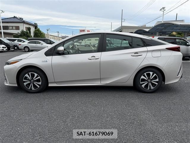 Toyota PRIUS PHV 2019-12 8647689-10