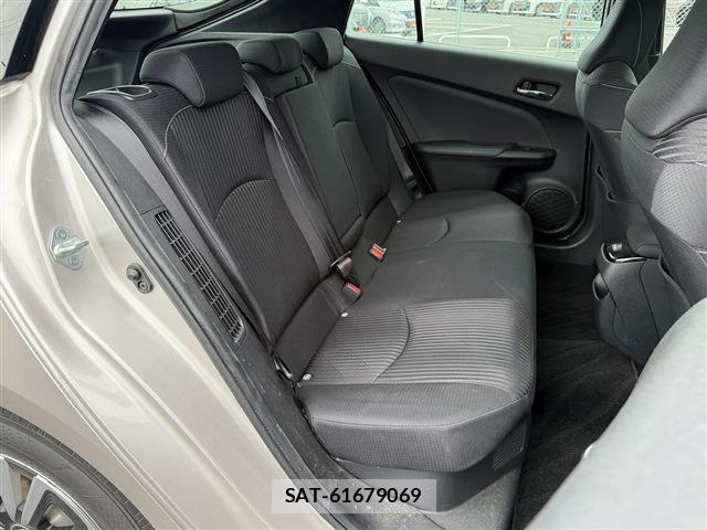 Toyota PRIUS PHV 2019-12 8647689-15