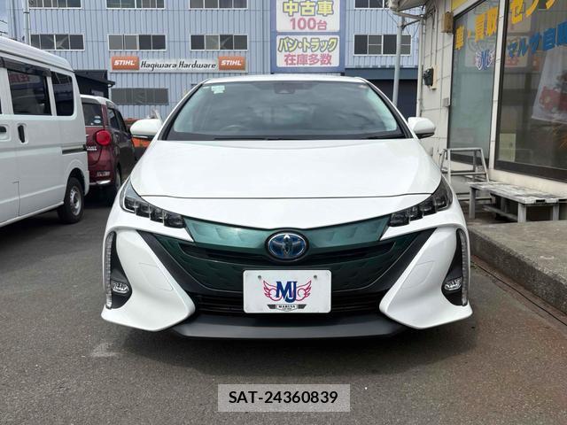 Toyota PRIUS PHV 2017-12 8649407-11