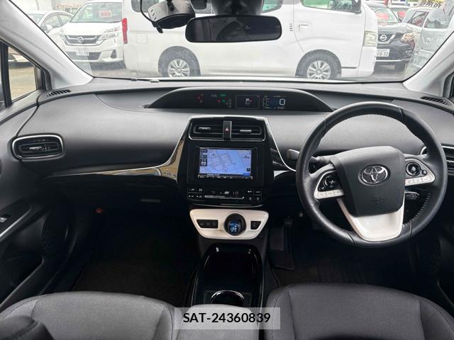 Toyota PRIUS PHV 2017-12 8649407-2