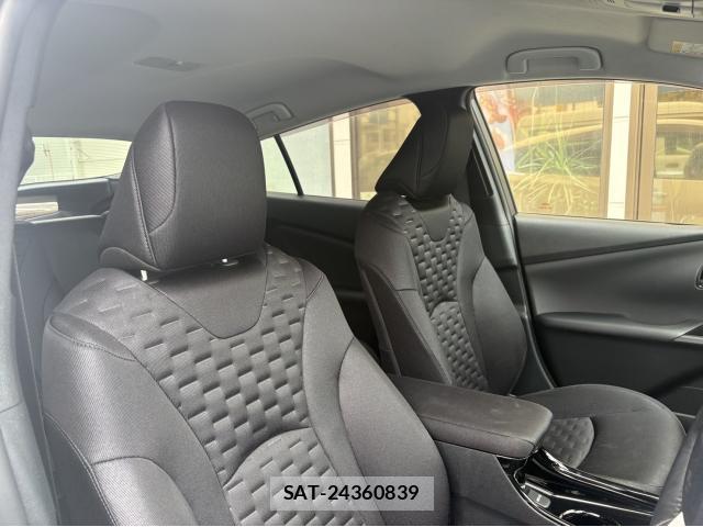 Toyota PRIUS PHV 2017-12 8649407-7