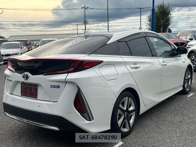 Toyota PRIUS PHV 2017-11 8649981-5