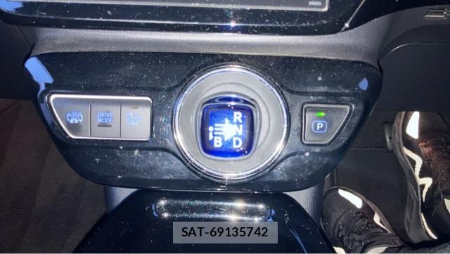 Toyota PRIUS PHV 2017-06 8651403-14