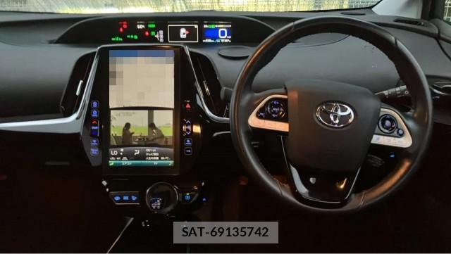 Toyota PRIUS PHV 2017-06 8651403-16