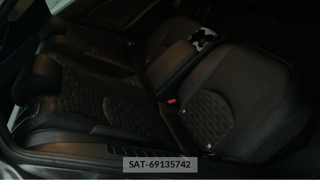 Toyota PRIUS PHV 2017-06 8651403-6