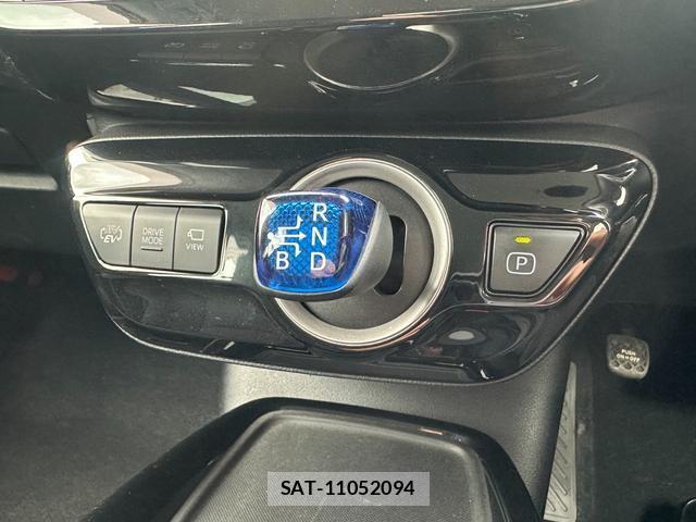 Toyota PRIUS PHV 2019-12 8651840-12