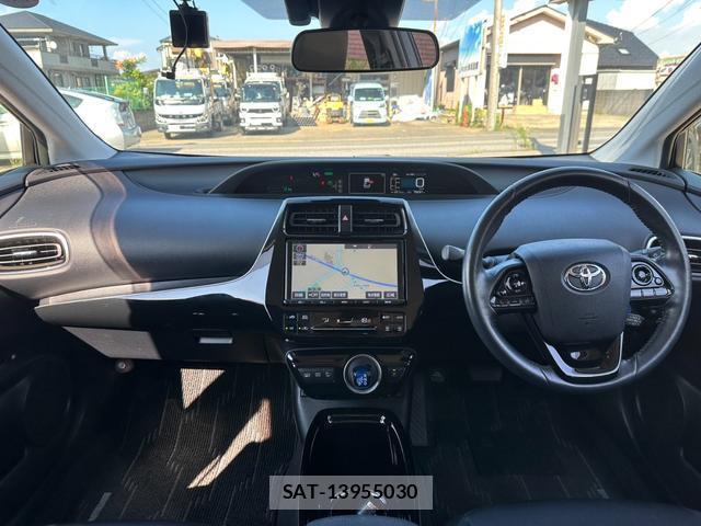 Toyota PRIUS PHV 2018-03 8651841-1